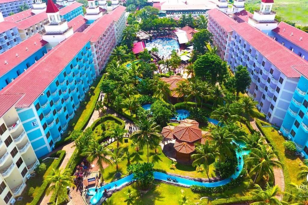 Lotus Desaru Beach Resort, 2 Bdrms, W/Splash Park Bandar Penawar Extérieur photo